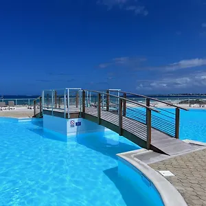 https://orient-bay-studio-saba-face-a-la-mer.comcaribbean.com